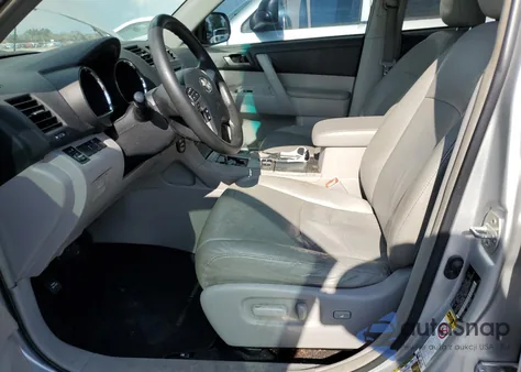 2011 Toyota Highlander Base z USA, uszkodzony, nr VIN 5TDZK3EH2BS046298